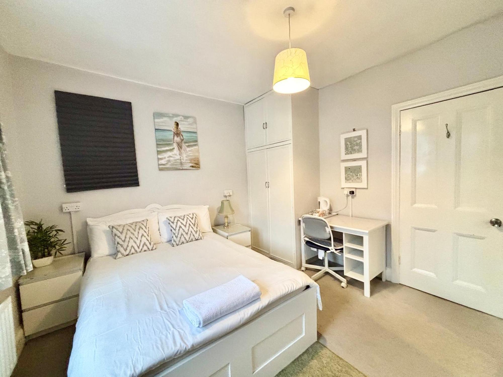 Winton House Home Stay บอร์นมัธ ภายนอก รูปภาพ