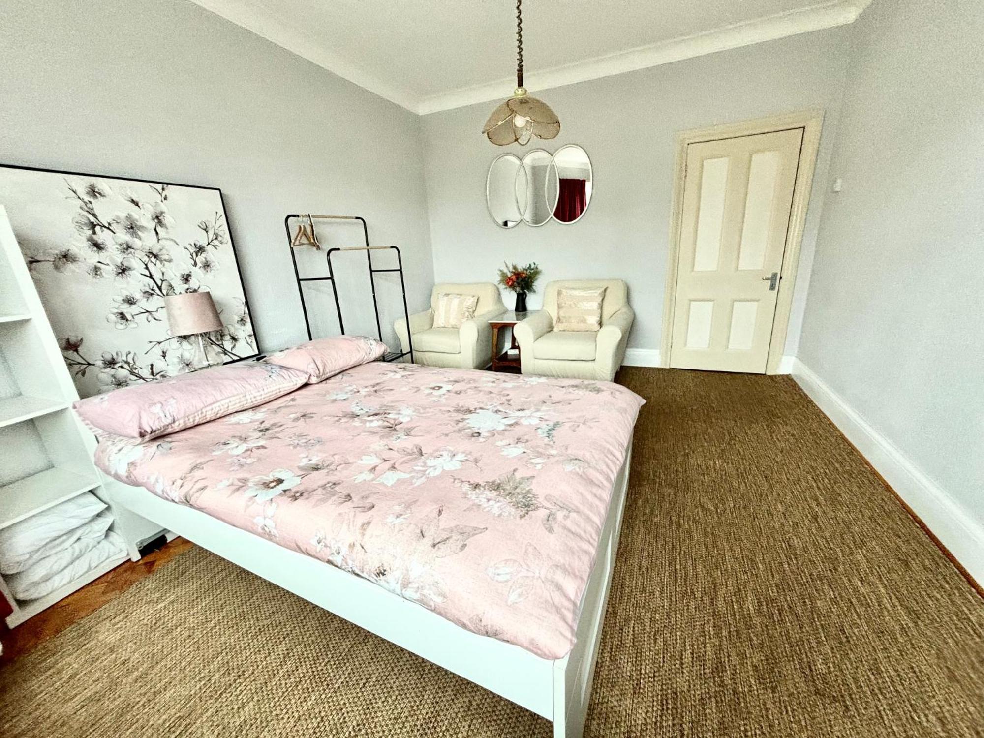 Winton House Home Stay บอร์นมัธ ภายนอก รูปภาพ